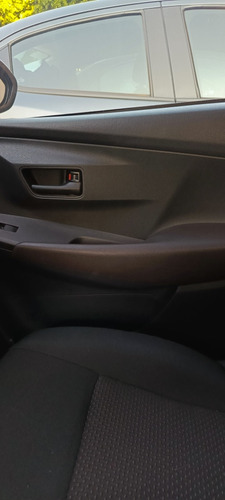Toyota Yaris 1.5 4P Base At Cvt