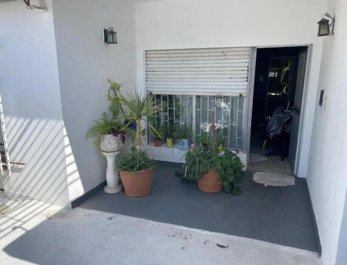Casa En Venta - 3 Dormitorios 3 Baños - 70mts2 - San Luis