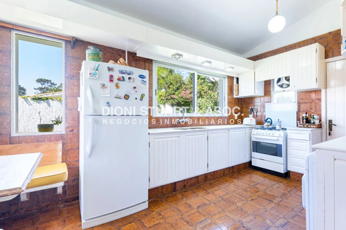 Casa En Venta En La Mansa Cerca Del Mar 3 Dormitorios + Dependencia