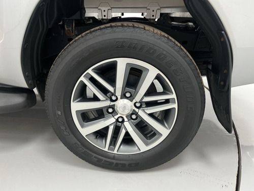 Imagem 8 de 14 de Toyota Hilux Cabine Dupla 2.8 Tdi Srv Cd 4x4 (aut)
