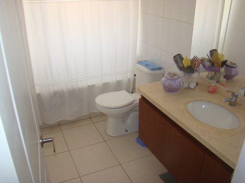 Linda Casa Excelente Estado De Mantencion Condominio 5d Y 3b