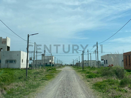 Lote En Venta En Esquina - Barrio Terranova - Arana (posible Financiación)