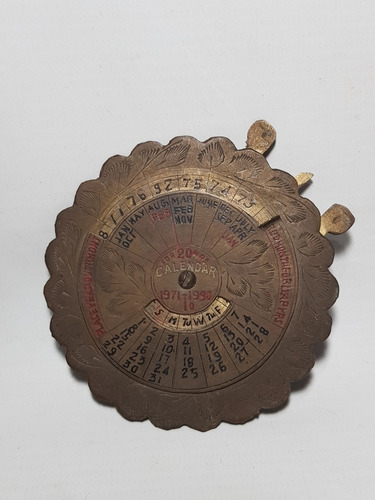 Imagen 1 de 6 de Antiguo Calendario Perpetuo Public Escrit Bronce Mag 58238