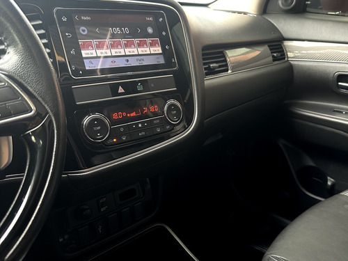 Mitsubishi Outlander 2.2 MIVEC DI-D DIESEL HPE-S AWD AUTOMÁTICO