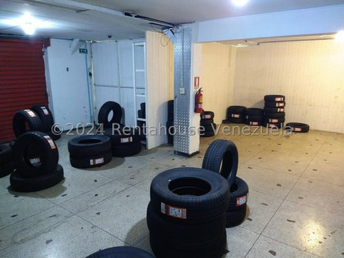 Edificio Comercial En Venta Oeste De Barquisimeto Gisselle Lobo Vende Excelente Oportunidad De Inversion Edificio Comercial De 600 Metros Cuadrados Con Sistema De Alarma Tanque 5 Mil Litros 2 5 8 9 4
