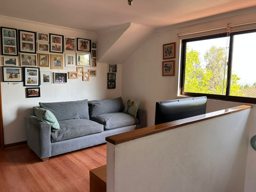Linda Casa En Barrio Tranquilo Y Seguro