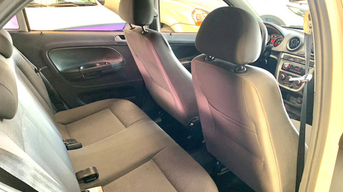 Volkswagen Voyage 1.0 MI 8V FLEX 4P MANUAL
