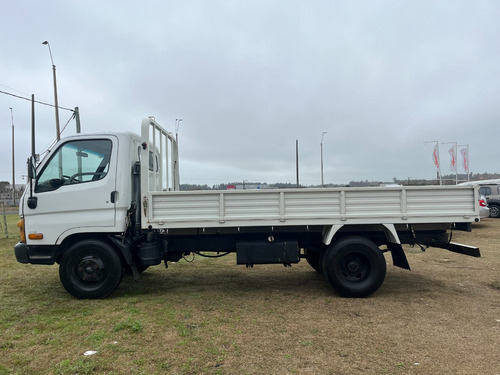 Hyundai Hd65 Con Caja Año 2001 Segundo Dueño Muy Buen Estado