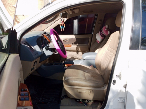 Imagen 8 de 12 de Toyota Fortuner 4x4