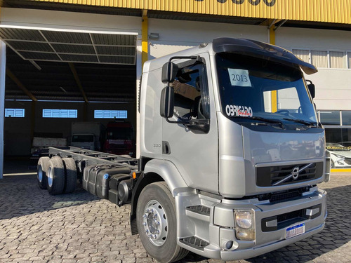 Imagem 12 de 15 de Volvo Vm 220