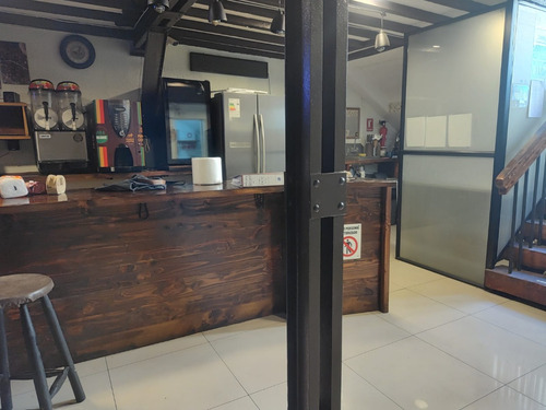 Vendo Local De 105 M2, Equipado Con Patentes De Restobar.