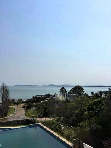 Casa En Venta De 3 Dormitorios En Punta Ballena