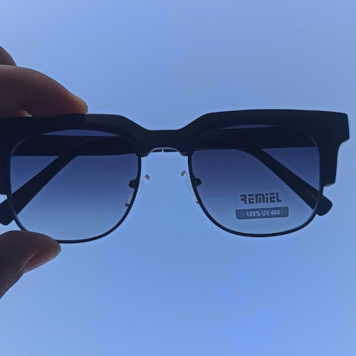 Imagem 7 de 10 de Conjunto Oculos De Sol Casal Original Lançamento Qmaximo