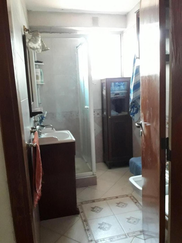Imagen 6 de 15 de Casa Americana - 3 Ambientes - Fondo - Servicios - Castelar