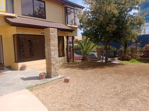 Broker Comercial Bosques 4d-3b-3est-patio