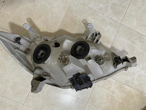 Imagen 5 de 9 de Faros Delanteros Fortuner Originales Toyota 2007