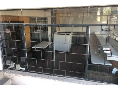 Imagen 8 de 15 de Gran Predio/local En Reducto- 3 Oficinas 2 Baños