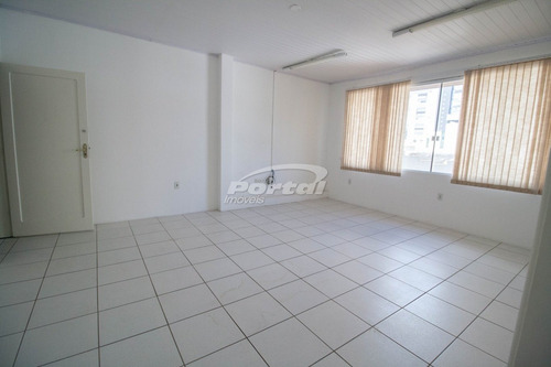 Imagem 4 de 11 de Sala Comercial, Com Ótima Localização, No Centro De Blumenau. - 3570312l