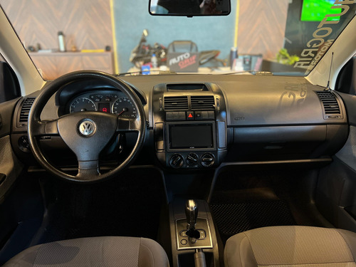 Volkswagen Polo Sedan 1.6 Vht Total Flex I-motion 4p