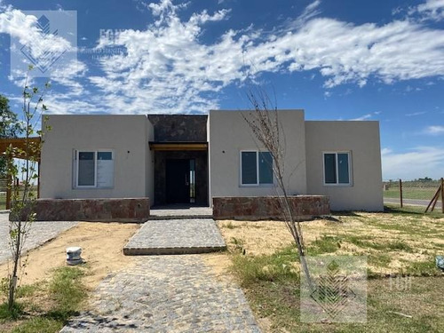 Casa A Estrenar En Naudir!!!