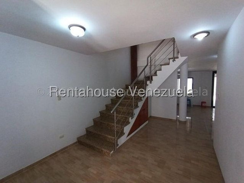 Casa En Alquiler En Trigal Norte Valencia Mm Carabobo Moderna Calle Publica Uso Comercial