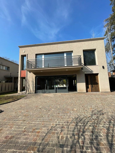 Imagen 6 de 30 de Venta Casa Moderna Y De Categoria En Parque Leloir