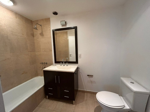 Muy Linda Casa En Venta En Excelente Ubicación A Una Cuadra De Av. Del Libertador