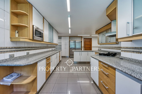 Exclusivo Penthouse En Los Dominicos Antiguos.