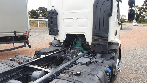 Volvo Vm 270 6x2 2015
