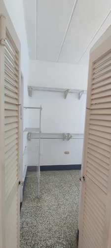 Imagen 20 de 20 de Anexo En Alquiler Prados Del Este 2h/2b/2p / 0414-3907836