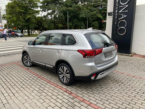 Mitsubishi Outlander 3.0 MIVEC V6 GASOLINA HPE-S AWD AUTOMÁTICO
