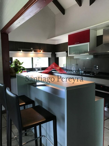 Excelente Casa De Cuatro Dormitorios En Venta En Pinares- Ref: 6482