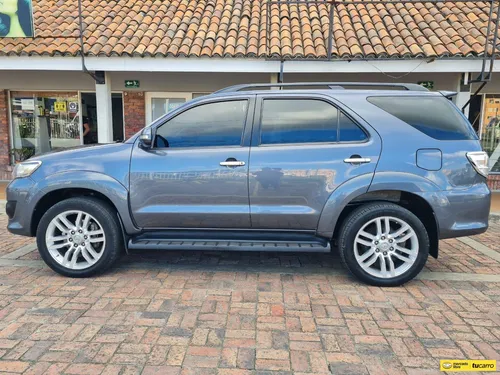 Toyota Fortuner 2.7cc At Aa 4x2 7 Pasajeros