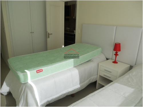 Apartamento En Brava, 3 Dormitorios *- Ref: 1869