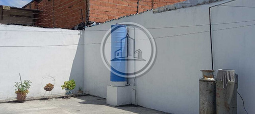 Espaciosa Casa En Venta En La Urb. Las Acacias, Maracay. 011jsc