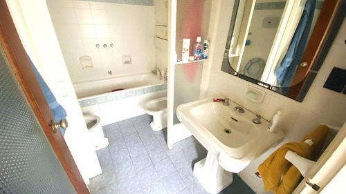 Imagen 14 de 17 de Venta De Apartamento Cuatro Dormitorios En Centro Garaje