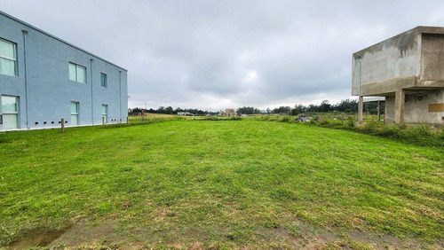 Venta Lote Al Lago 640 M2 Barrio Zarate Golf Park