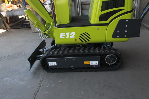 Miniexcavadora 1 Tonelada 11 Hp Yuchai E12 Canopy