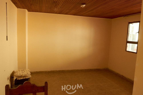 Casa En La Giralda, Fontibón. 8 Habitaciones, 327.0 M²