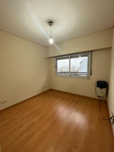 2 Ambientes Al Frente C/balcón Corrido Muy Buen Estado - Amenities