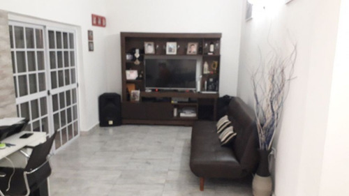 Venta / Permuta -  Casa Ph De 3 Ambientes - Moron Centro