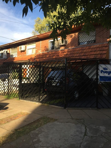 Imagen 2 de 14 de Excelente Duplex Ubicado En La Zona Comercial De Carapachay!