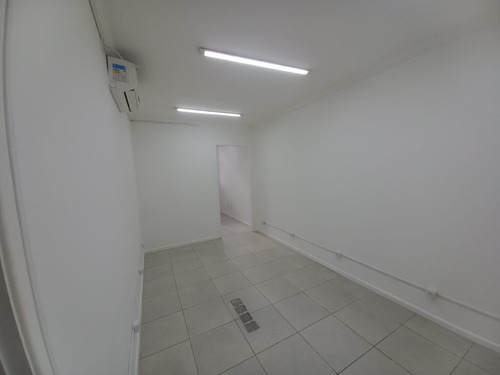 Excelente Sala Comercial Próxima Ao Metrô República, Na Av. Ipiranga 318, Com 148 M2 Mais 33,26 M2 De Área Comum. Imóvel Conta 7 Ares-condicionados, 4 Elevadores, 3 Banheiros, Segurança No Condomínio