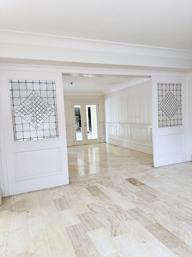 Alquiler O Venta ! Preciosa Casa En Cacicazgos ! Moderna, Fresca Y Clara !