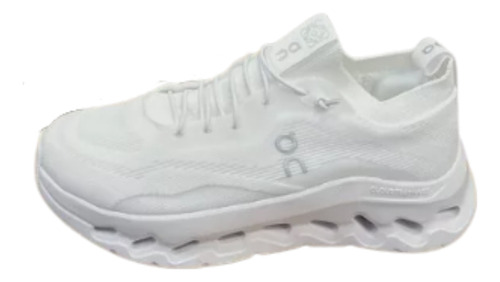 Tenis On Running Cloudtilt Loewe White 3md30332423