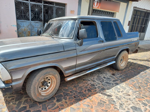 Ford F1000 3.9 L 2P