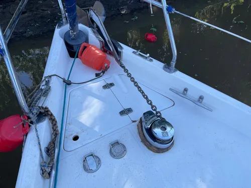 Velero Vip 33.5 Volvo Penta 29 Hp Timón Rueda Orza