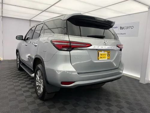 Toyota Fortuner 2.7 SRV