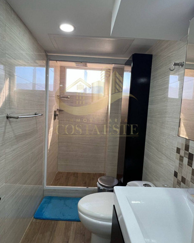 Apartamento Ubicado En Catia La Mar, Playa Grande Ref 2602