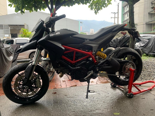 Ducati Hypermotard 821